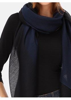 Czarny szal jedwabno-bawełniany ombre Potis & Verso ze sklepu Eye For Fashion w kategorii Szaliki i chusty damskie - zdjęcie 187483963