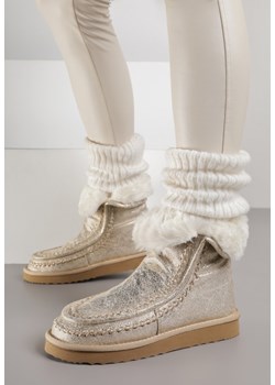 Złote Wsuwane Śniegowce z Futerkiem i Metalicznym Połyskiem Vetirena ze sklepu born2be.pl w kategorii Śniegowce damskie - zdjęcie 187486941
