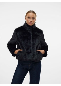 Vero Moda Kurtka "Monroe Short" w kolorze czarnym ze sztucznego futerka ze sklepu Limango Polska w kategorii Kurtki damskie - zdjęcie 187488863