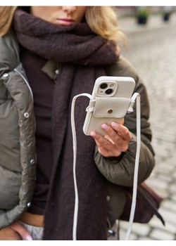 Sinsay - Etui na iPhone 13, 14, 15 na smyczy - kremowy ze sklepu Sinsay w kategorii Etui - zdjęcie 187493791