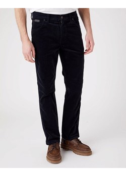 WRANGLER TEXAS SLIM MĘSKIE SPODNIE SZTRUKSOWE DARK NAVY W12SECXAE 112320130 ze sklepu YouNeedit.pl w kategorii Spodnie męskie - zdjęcie 187503614