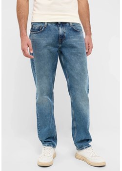 Męskie Spodnie jeansowe Mustang Style Denver Straight Denim Blue 1016443 5000 402 ze sklepu YouNeedit.pl w kategorii Jeansy męskie - zdjęcie 187503624
