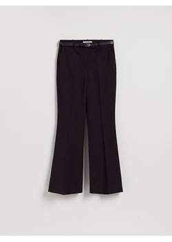 Reserved - Spodnie flare z paskiem - ciemnobrązowy ze sklepu Reserved w kategorii Spodnie damskie - zdjęcie 187510770