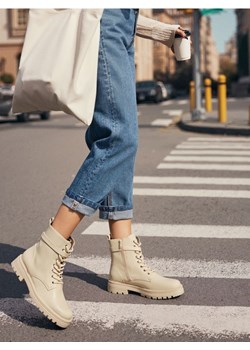 Sinsay - Botki za kostkę z imitacji skóry - kremowy ze sklepu Sinsay w kategorii Botki - zdjęcie 187513432
