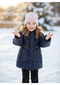 Sinsay - Pikowana kurtka z kapturem we wzór zwierzęcy - granatowy ze sklepu Sinsay w kategorii Kurtki chłopięce - zdjęcie 187513593