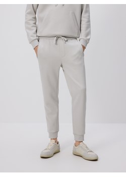 Reserved - Spodnie dresowe slim fit - jasnoszary ze sklepu Reserved w kategorii Spodnie męskie - zdjęcie 187514610