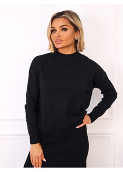 SWETER Z WYTŁACZANYMI KROPKAMI- CZARNY ze sklepu olika.com.pl w kategorii Swetry damskie - zdjęcie 187517920