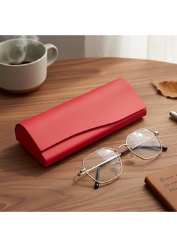 Etui na okulary korekcyjne zamykane na magnes STHC-93E czerwone ze sklepu Stylion w kategorii Etui - zdjęcie 187517961