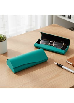 Etui na okulary korekcyjne zamykane na magnes STHC-93F zielone ze sklepu Stylion w kategorii Etui - zdjęcie 187517962