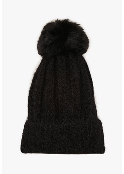 Czarna Prążkowana Czapka Ozdobiona Pomponem Vamilora ze sklepu renee.pl w kategorii Czapki zimowe damskie - zdjęcie 187522431
