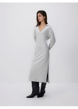 Reserved - Dzianinowa sukienka z wiskozą - jasnoszary ze sklepu Reserved w kategorii Sukienki - zdjęcie 187522472