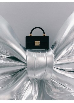 Mohito - Welurowa czarna torebka na ramię - czarny ze sklepu Mohito w kategorii Kopertówki - zdjęcie 187527070