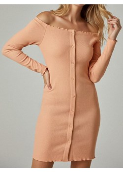 Sinsay - Prążkowana sukienka midi hiszpanka z guzikami - pomarańczowy ze sklepu Sinsay w kategorii Sukienki - zdjęcie 187528483