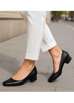 Czarne czółenka na niskim obcasie /E9-2 17736 W102/ ze sklepu Pantofelek24.pl w kategorii Czółenka - zdjęcie 187531140