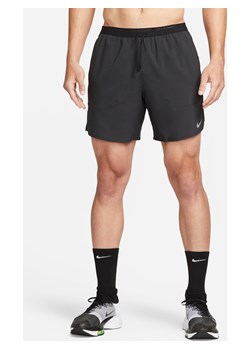 Męskie spodenki do biegania z wszytą bielizną 18 cm Nike Dri-FIT Stride - Czerń ze sklepu Nike poland w kategorii Spodenki męskie - zdjęcie 187533214