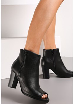 Czarne Botki na Słupku z Cholewką za Kostkę i Otwartym Noskiem Alentha ze sklepu born2be.pl w kategorii Botki - zdjęcie 187536291