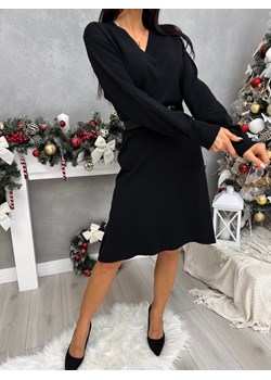 Czarna Sweterkowa Sukienka z Dekoltem V ze sklepu ModnaKiecka.pl w kategorii Sukienki - zdjęcie 187539260