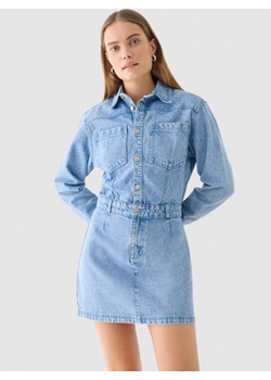 Sukienka jeansowa mini Outhorn OTHWAW24TDREF162 - niebieska ze sklepu Sportstylestory.com w kategorii Sukienki - zdjęcie 187539333