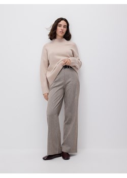 Reserved - Spodnie z paskiem - brązowy ze sklepu Reserved w kategorii Spodnie damskie - zdjęcie 187540133