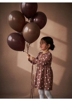 Sinsay - Sukienka dresowa ze wzorem w serca - brązowy ze sklepu Sinsay w kategorii Sukienki dziewczęce - zdjęcie 187540634