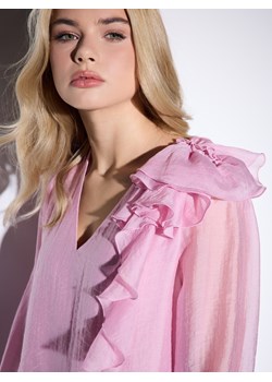 Mohito - Różowa bluzka z ozdobnym detalem 3D - fuksjowy ze sklepu Mohito w kategorii Bluzki damskie - zdjęcie 187543652
