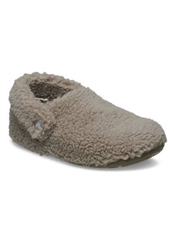 Crocs Kapcie &quot;Classic Cozzzy&quot; w kolorze beżowym ze sklepu Limango Polska w kategorii Kapcie dziecięce - zdjęcie 187547452