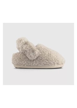 Crocs Kapcie &quot;Classic Cozzzy&quot; w kolorze beżowym ze sklepu Limango Polska w kategorii Kapcie damskie - zdjęcie 187547461