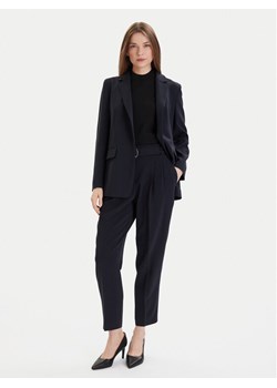 Boss Spodnie materiałowe Tapiah 50490037 Granatowy Regular Fit ze sklepu MODIVO w kategorii Spodnie damskie - zdjęcie 187547774