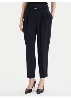 Boss Spodnie materiałowe Tapiah 50490037 Granatowy Regular Fit ze sklepu MODIVO w kategorii Spodnie damskie - zdjęcie 187552240