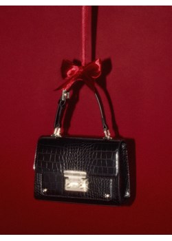 Mohito - Czarna torebka z paskiem na ramię - czarny ze sklepu Mohito w kategorii Kuferki - zdjęcie 187554683