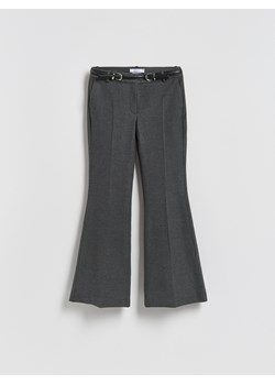 Reserved - Spodnie z paskiem - szary ze sklepu Reserved w kategorii Spodnie damskie - zdjęcie 187555133