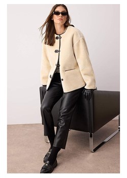 trendyol Kurtka pluszowa w kolorze beżowym ze sklepu Limango Polska w kategorii Kurtki damskie - zdjęcie 187556512