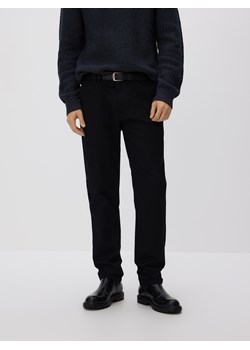 Reserved - Spodnie chino slim z paskiem - czarny ze sklepu Reserved w kategorii Spodnie męskie - zdjęcie 187557910