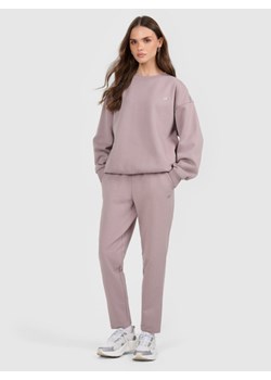 Damskie spodnie dresowe 4F 4FRAW25TTROF1847 - beżowe ze sklepu Sportstylestory.com w kategorii Spodnie damskie - zdjęcie 187558111