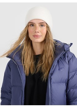 Czapka beanie uniseks 4F 4FRAW25ACAPU0721 - biała ze sklepu Sportstylestory.com w kategorii Czapki zimowe damskie - zdjęcie 187558240