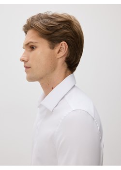Reserved - Gładka koszula super slim fit - biały ze sklepu Reserved w kategorii Koszule męskie - zdjęcie 187562952