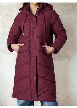 Sinsay - Pikowany płaszcz z kapturem - czerwony ze sklepu Sinsay w kategorii Płaszcze damskie - zdjęcie 187564633