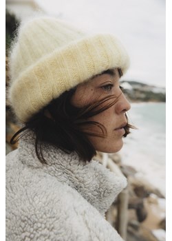Olivia Beanie - Mellow Yellow ze sklepu Surf Inc w kategorii Czapki zimowe damskie - zdjęcie 187567201