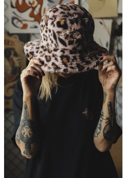 Wild Fuzz Bucket - Pink Kush ze sklepu Surf Inc w kategorii Czapki zimowe damskie - zdjęcie 187568114