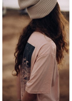 Witches & Waves Tee - Peach OG ze sklepu Surf Inc w kategorii Bluzki damskie - zdjęcie 187568911