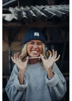 Olivia SRF Beanie - Stone Grey ze sklepu Surf Inc w kategorii Czapki zimowe damskie - zdjęcie 187570782