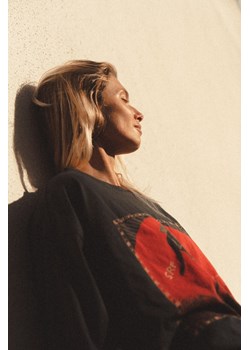 Too Good To Be True Box Tee - Acid Black ze sklepu Surf Inc w kategorii Bluzki damskie - zdjęcie 187571804