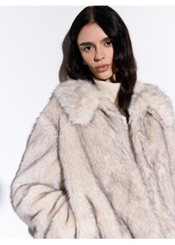Mohito - Sztuczne futro - beżowy ze sklepu Mohito w kategorii Futra damskie - zdjęcie 187575930