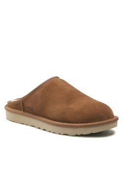 Ugg Kapcie M Classic Slip-On 1129290 Brązowy ze sklepu MODIVO w kategorii Kapcie męskie - zdjęcie 187576970