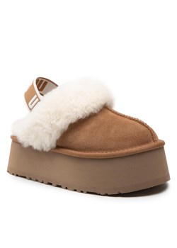 Ugg Kapcie W Funkette 1113474 Brązowy ze sklepu MODIVO w kategorii Kapcie damskie - zdjęcie 187576973