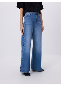 Reserved - Jeansy wide leg z okuciami - niebieski ze sklepu Reserved w kategorii Jeansy damskie - zdjęcie 187578974