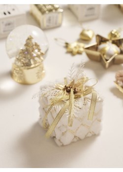 Sinsay - Dekoracja świąteczna w kształcie prezentu - złoty ze sklepu Sinsay w kategorii Dekoracje bożonarodzeniowe - zdjęcie 187581171