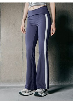 Sinsay - Bawełniane spodnie dzwony - mid blue ze sklepu Sinsay w kategorii Spodnie damskie - zdjęcie 187582932