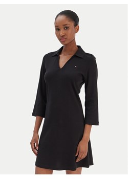 Tommy Hilfiger Sukienka codzienna Modern Cody WW0WW47868 Czarny Regular Fit ze sklepu MODIVO w kategorii Sukienki - zdjęcie 187585384