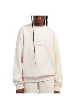 Bluza dziecięca New Balance LAKG0203BIS - beżowa ze sklepu streetstyle24.pl w kategorii Bluzy dziewczęce - zdjęcie 187589430